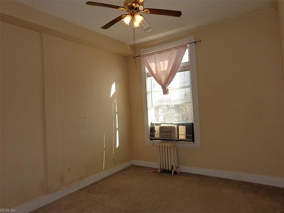 3rd image of 407 Fairfax Ave APT 202