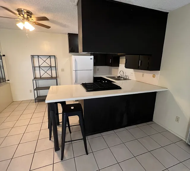 240 S Holliston Ave #4 — Photo 3
