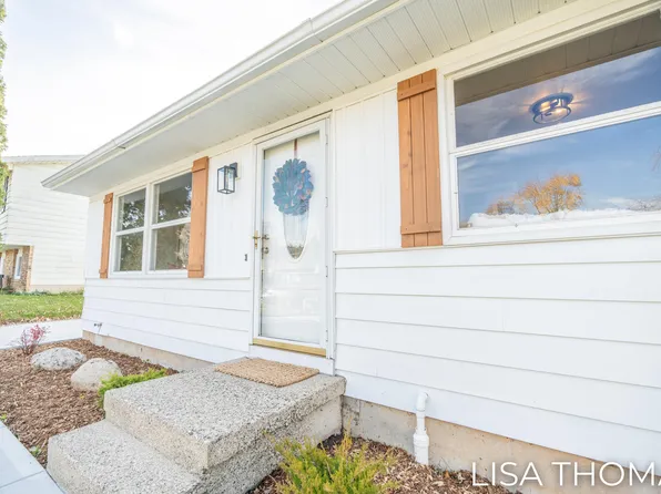 655 Clayton Ave NW, Grand Rapids, MI 49534