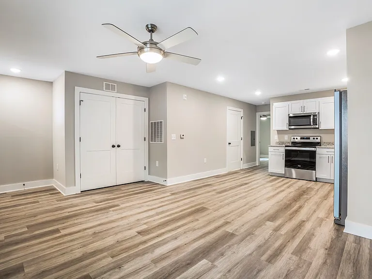 303 Linwood St — Photo 12