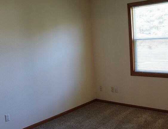 4th image of 1132 Heritage Ct