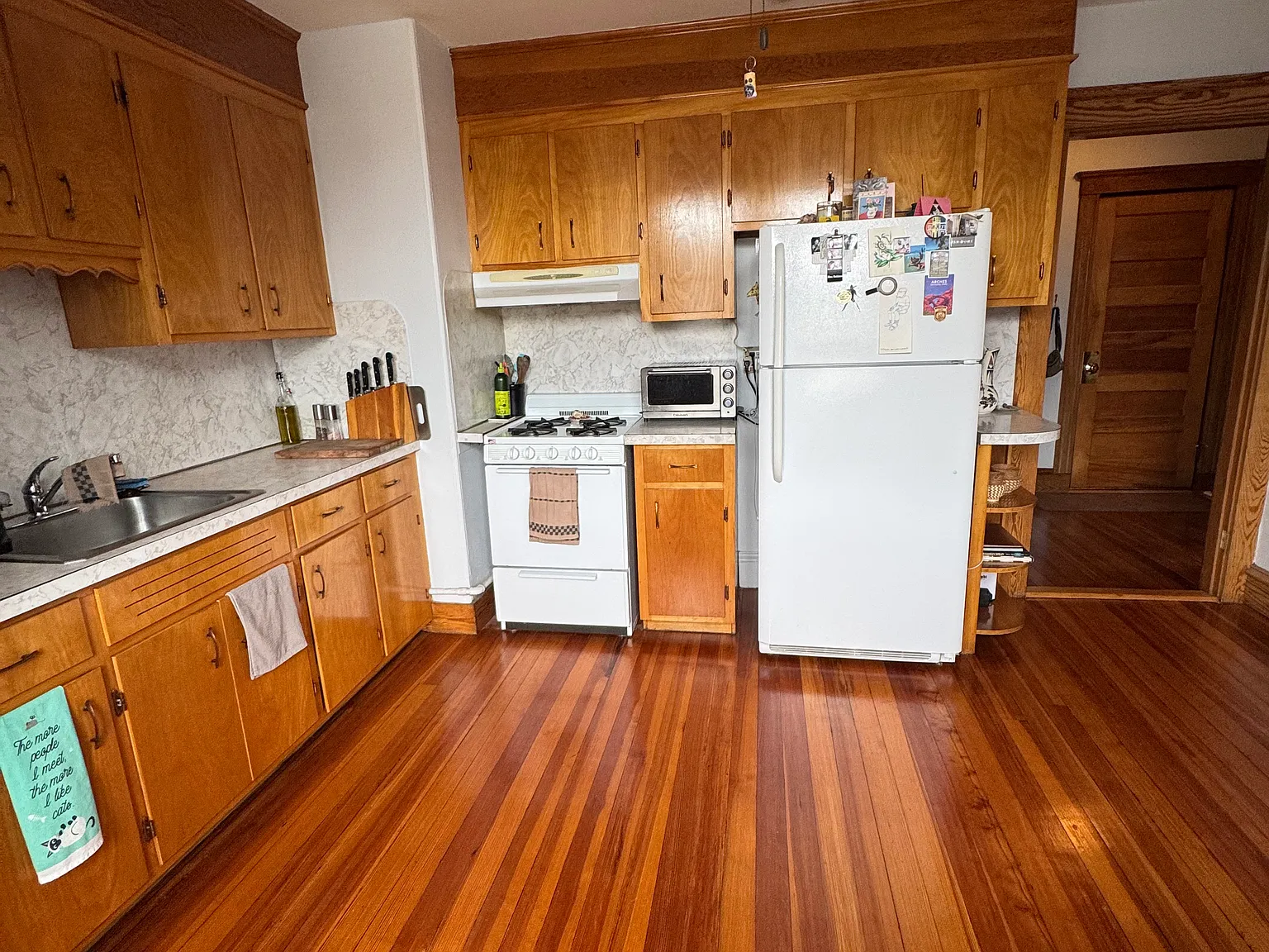 2 bed, 1200 sqft, $2,200 — Photo 3