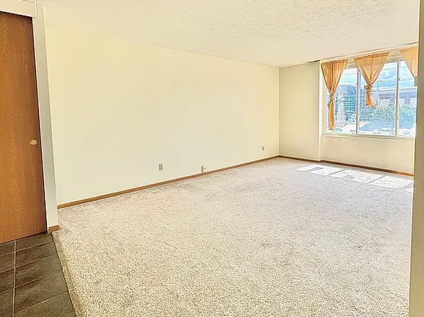 25735 Lorain Rd Unit 325, North Olmsted, OH 44070