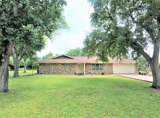 3055 Towhee Cir, Beeville, TX 78102