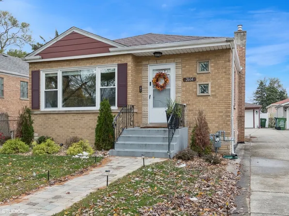 2604 W 97th St, Evergreen Park, IL 60805