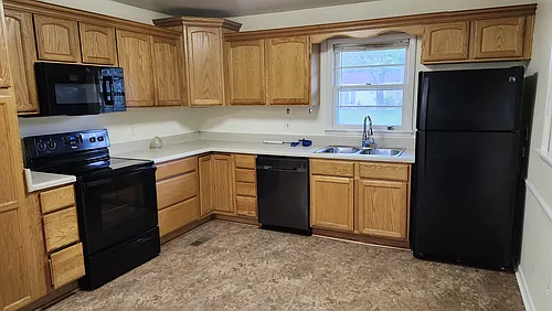 2508 Suzanne Ter NW Photo 1