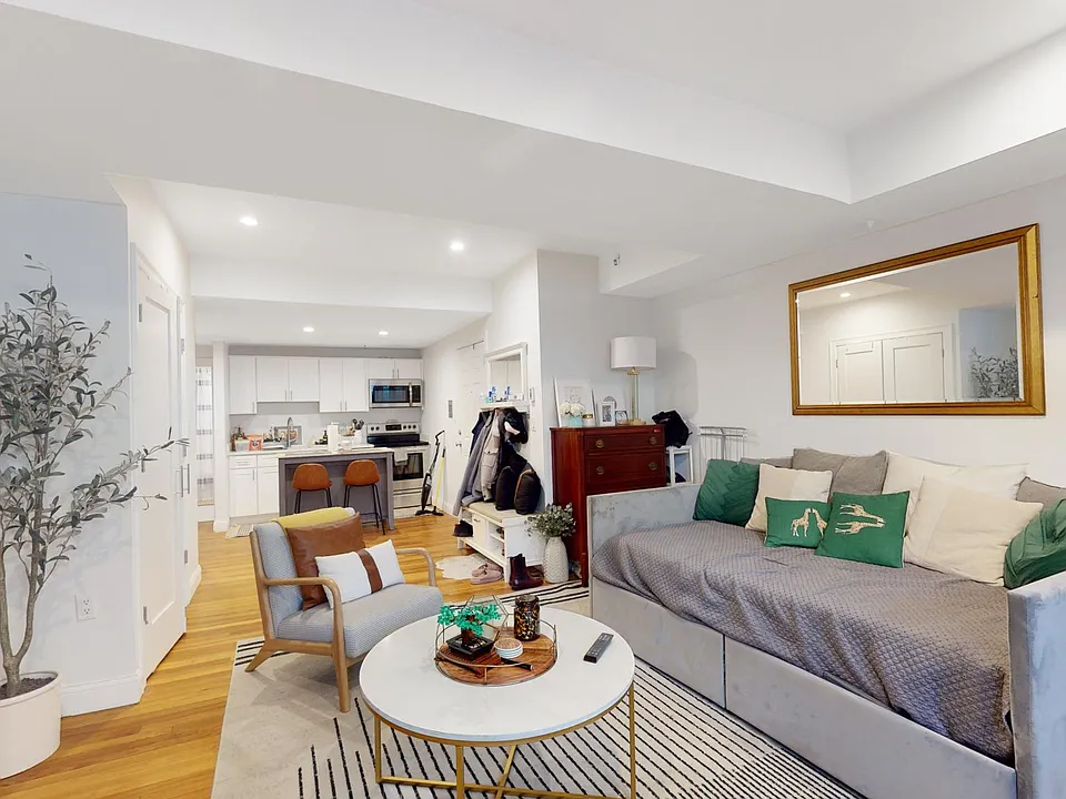 289 Beacon St #BF