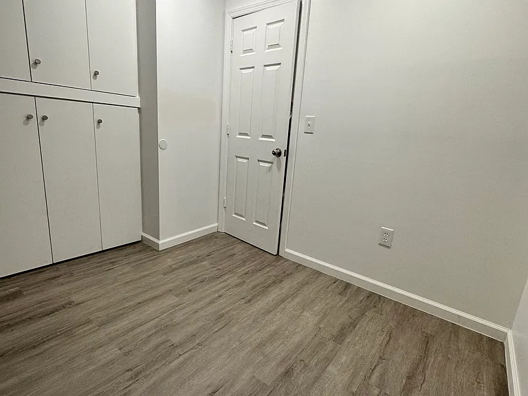 440 E 19th St #5 — Photo 5