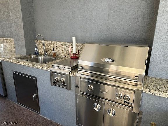 5th image of 8175 Arville St #160