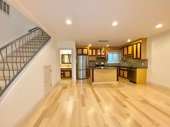 3rd image of 2448 Geary Blvd