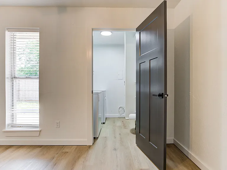 2212 Donna Dr — Photo 51