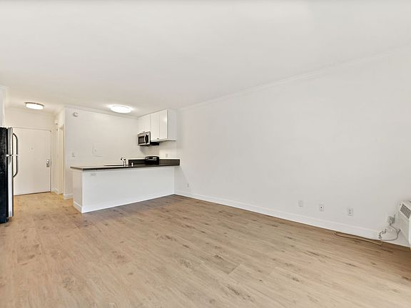 3rd image of 7513 Fountain Ave APT 318