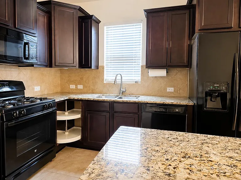 1446 Granby Dr — Photo 7