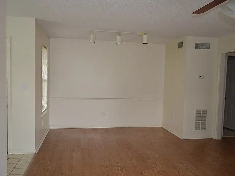 The Glen Apartments — Photo 55