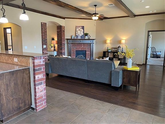 5th image of 4005 Havasu Dr