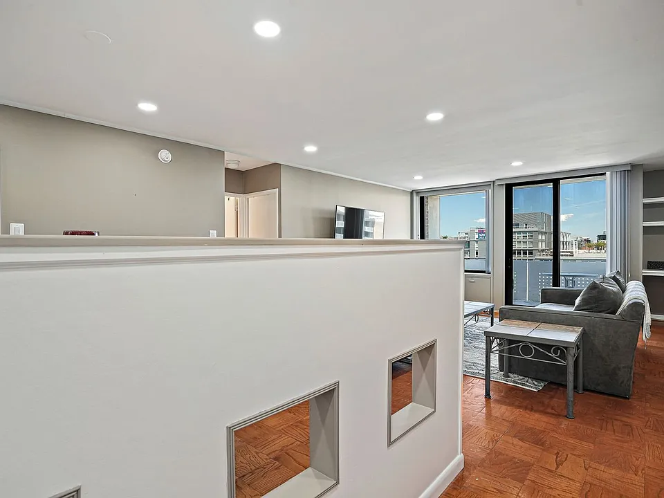 300 M St SW #806N