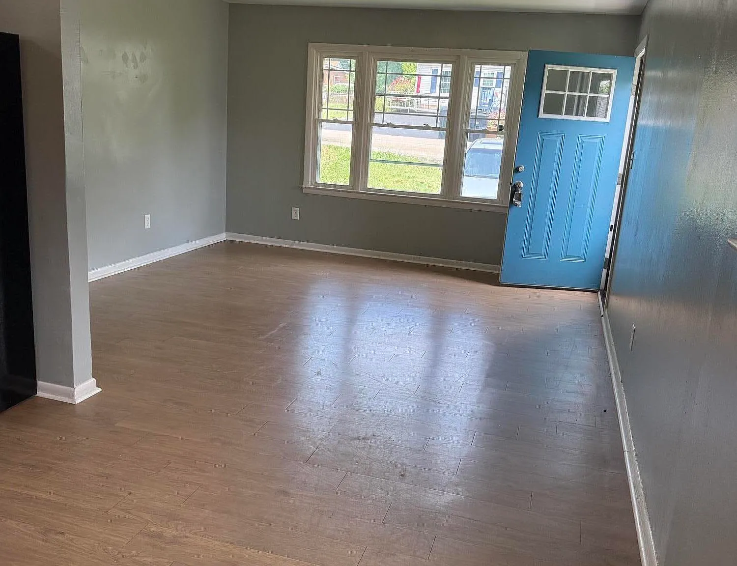 3 bed, 1.0 bath, 961 sqft, $1,300 — Photo 2