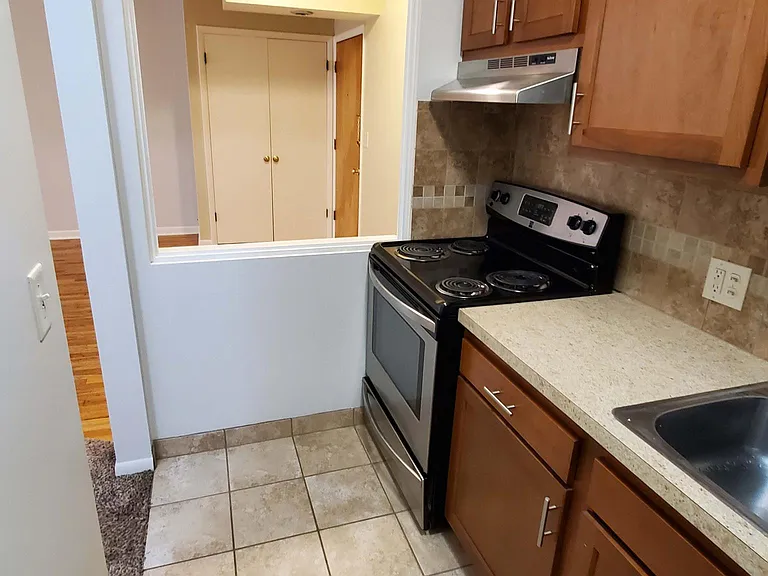76 Union Ave SE #106 — Photo 5