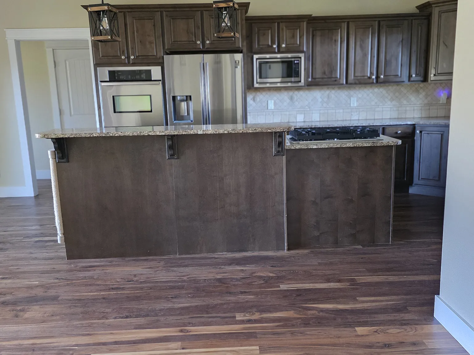 4 bed, 2076 sqft, $4,000 — Photo 4