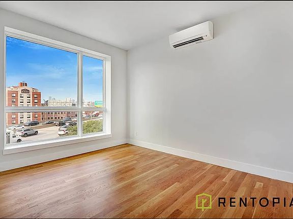 4th image of 25 Skillman Ave #403C