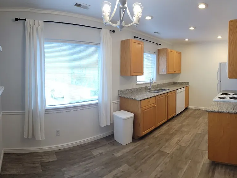 264 N 3 E #202 — Photo 7