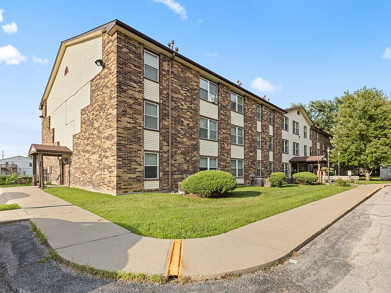 Liberty/Tambo Apartments — Photo 28