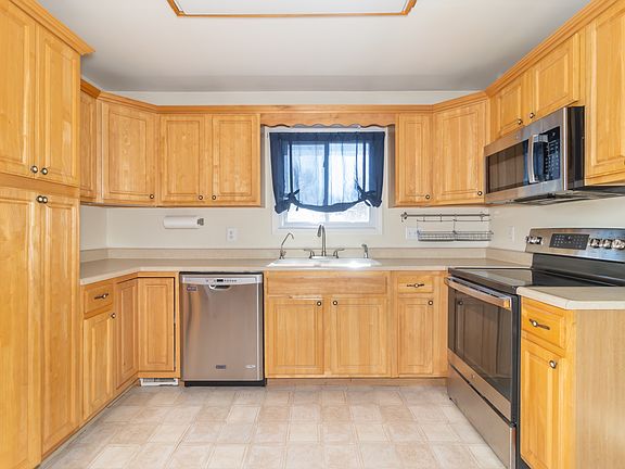 5th image of 2110 Wayne Dr