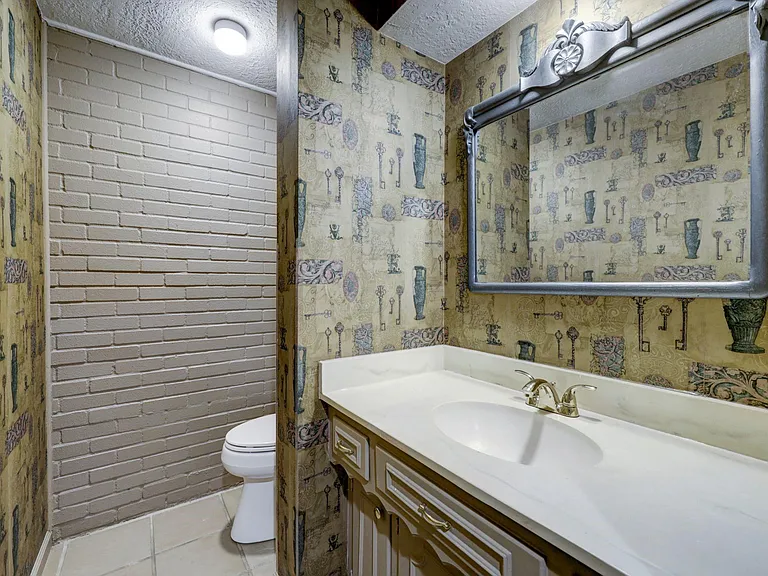 1422 Walnut Bend Ln #1/14 — Photo 6