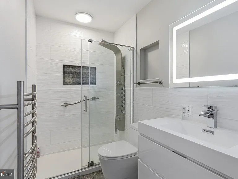 8110 Cerromar Way — Photo 17