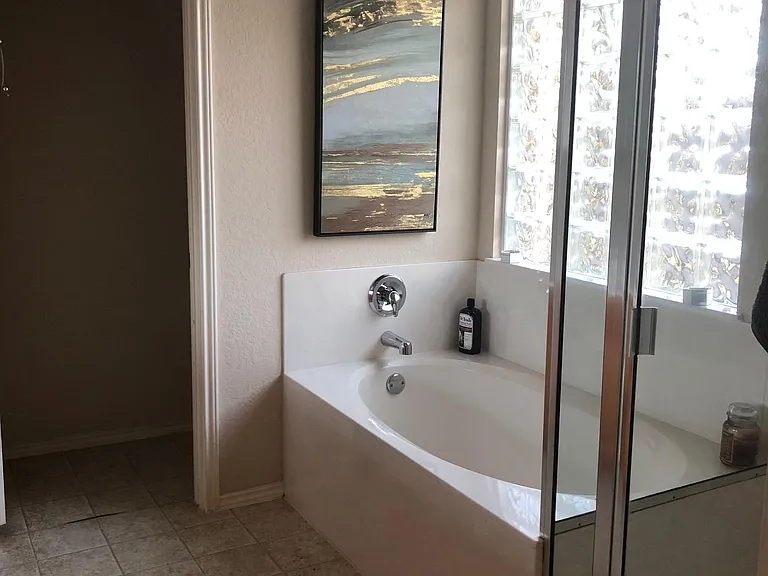 10404 Bentley Dr — Photo 14