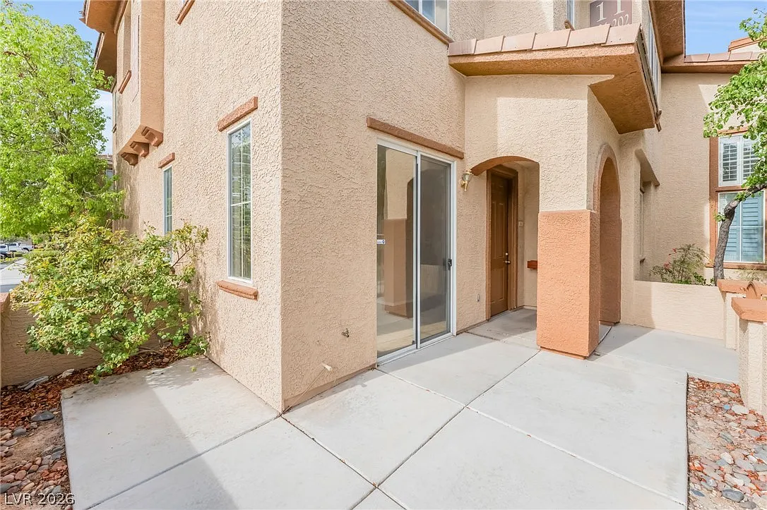 3 bed, 2.0 bath, 1492 sqft, $1,750 — Photo 3