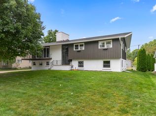1701 S Mohawk Dr, Appleton, WI 54914