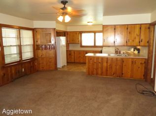 1412 Houston St #1, Manhattan, KS 66502