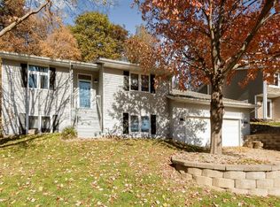 1604 Whitters Way NW, Cedar Rapids, IA 52405