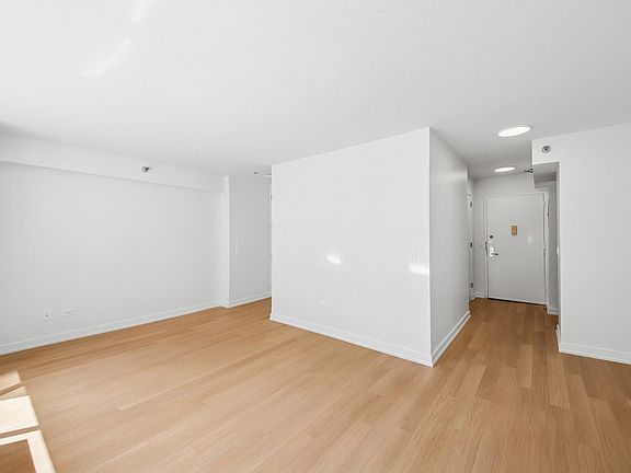 3rd image of 75 W End Ave APT P2b