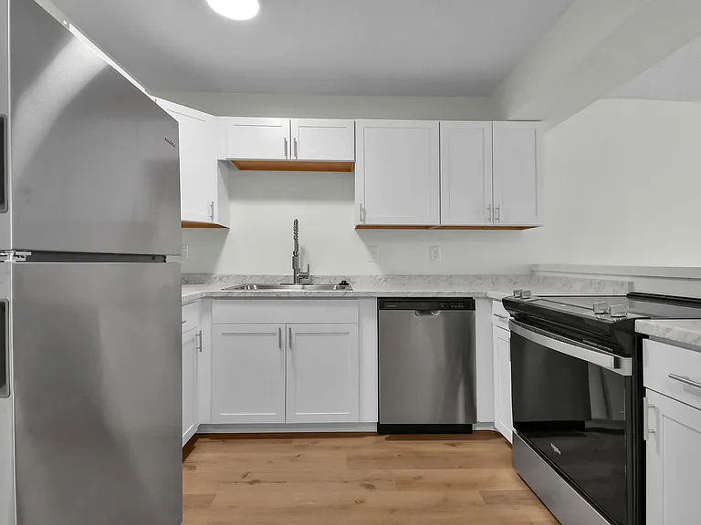 Coventry Apartments — Photo 2
