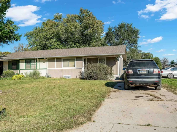 920 W Clyde St, Andover, KS 67002