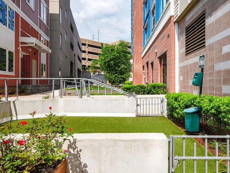 Metro Green Court — Photo 6