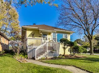 349 N Walnut St, Elmhurst, IL 60126