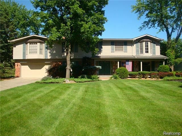 1st image of 31320 Churchill Dr