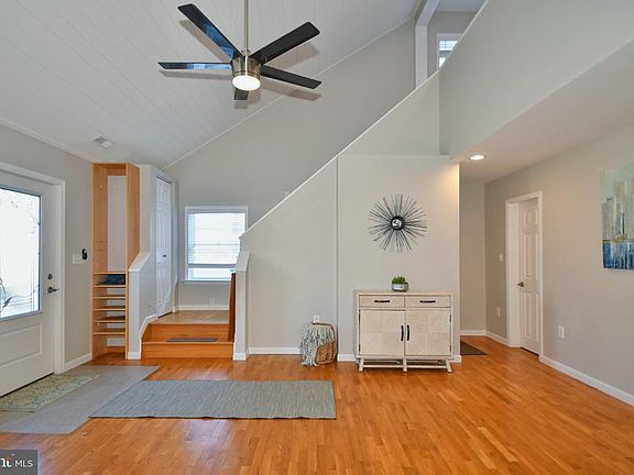 5th image of 2802 2nd St