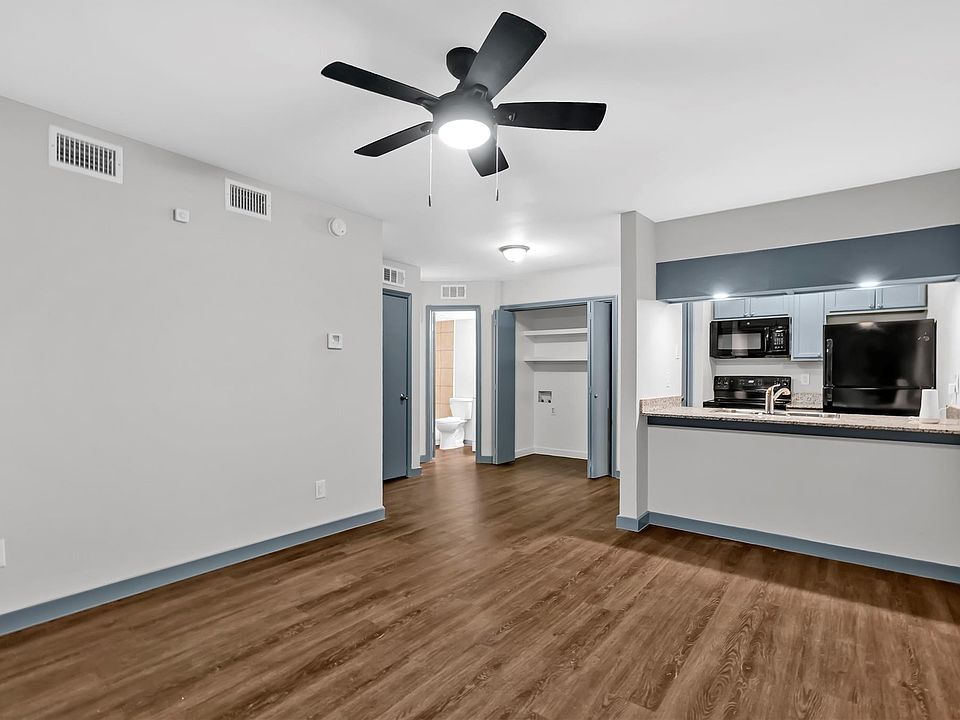 1st image of 9520 Royal Ln APT 117
