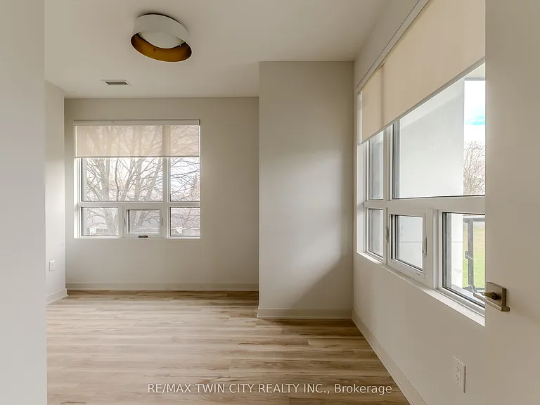 152 N Park St #201 — Photo 6