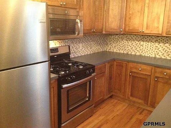 4th image of 1034 Mayfield Ave