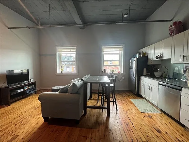 212 45th St #3-C — Photo 6
