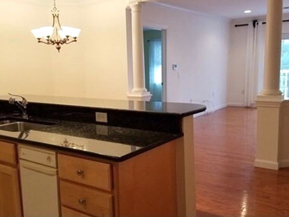 5th image of 5 Woodman Way #209B