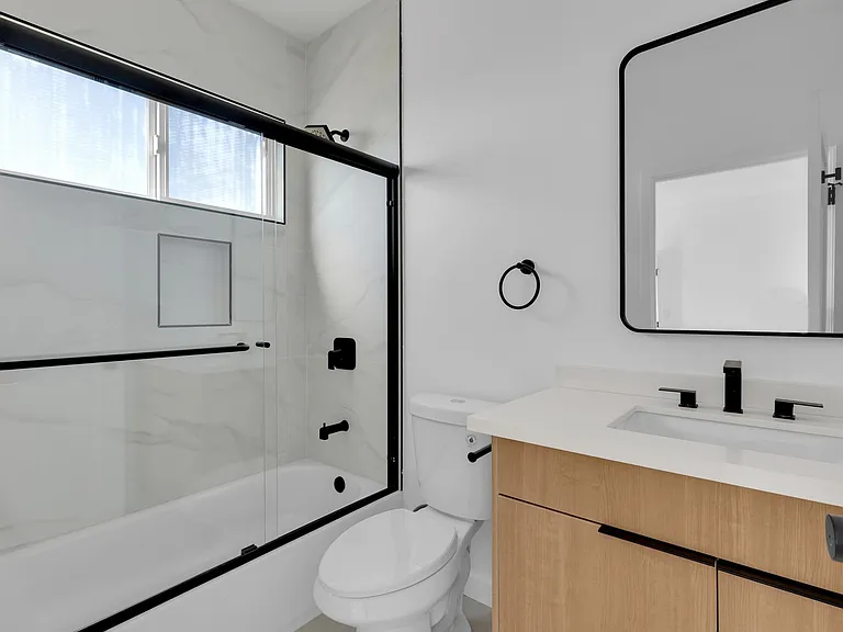 Best Priced Luxury 4 & 5 Bed Townhomes in Mid-City! — Photo 32