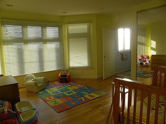 4th image of 699 36th Ave APT 302