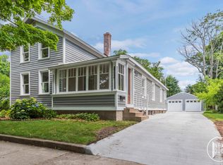 203 W 10th St, Holland, MI
