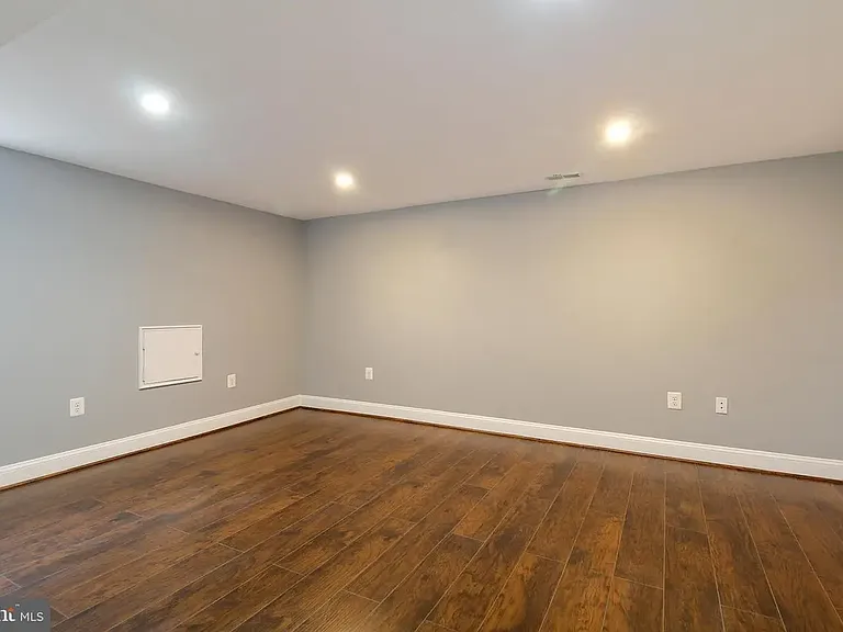 3948 Fairview Dr — Photo 6